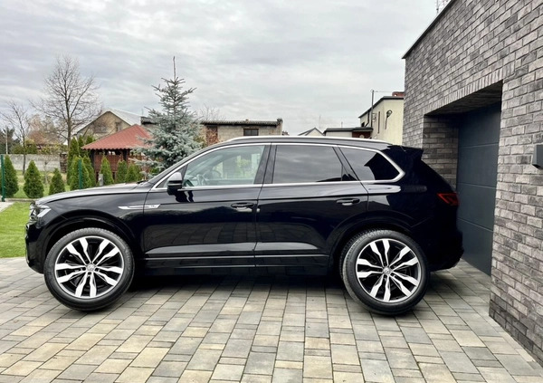 Volkswagen Touareg cena 179900 przebieg: 195000, rok produkcji 2018 z Słupca małe 497